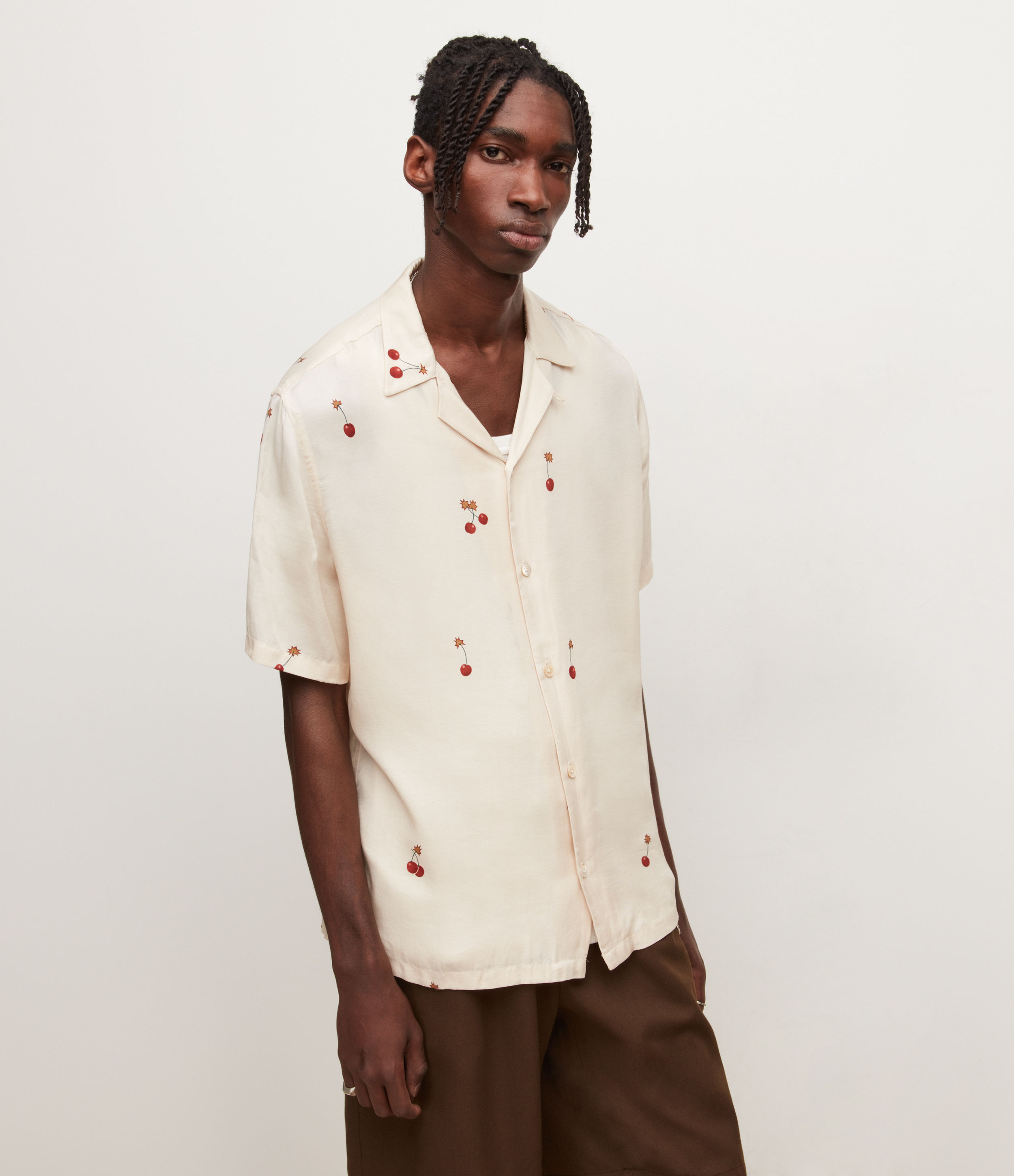 Image of AllSaints Cherry Bomb Print Hemd Mens Creme Size: XS