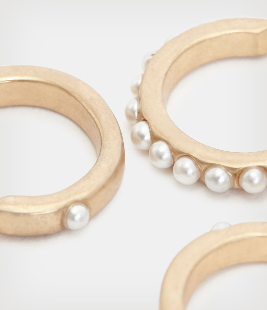 Femmes Jada Huggie Pearl Hoop Earring Set (pearl_warm_brass) - Image 5