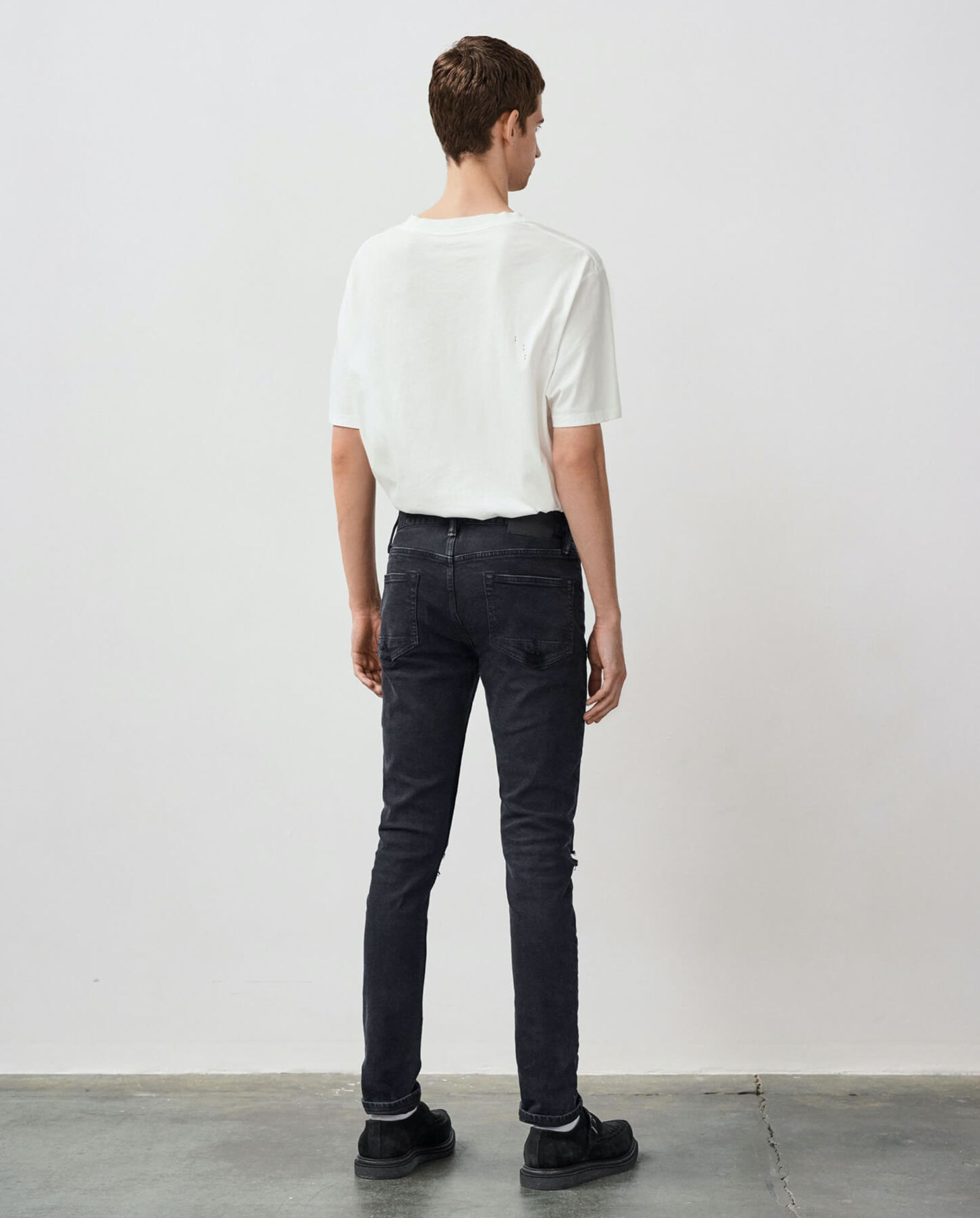 Discover our Cigarette jeans.