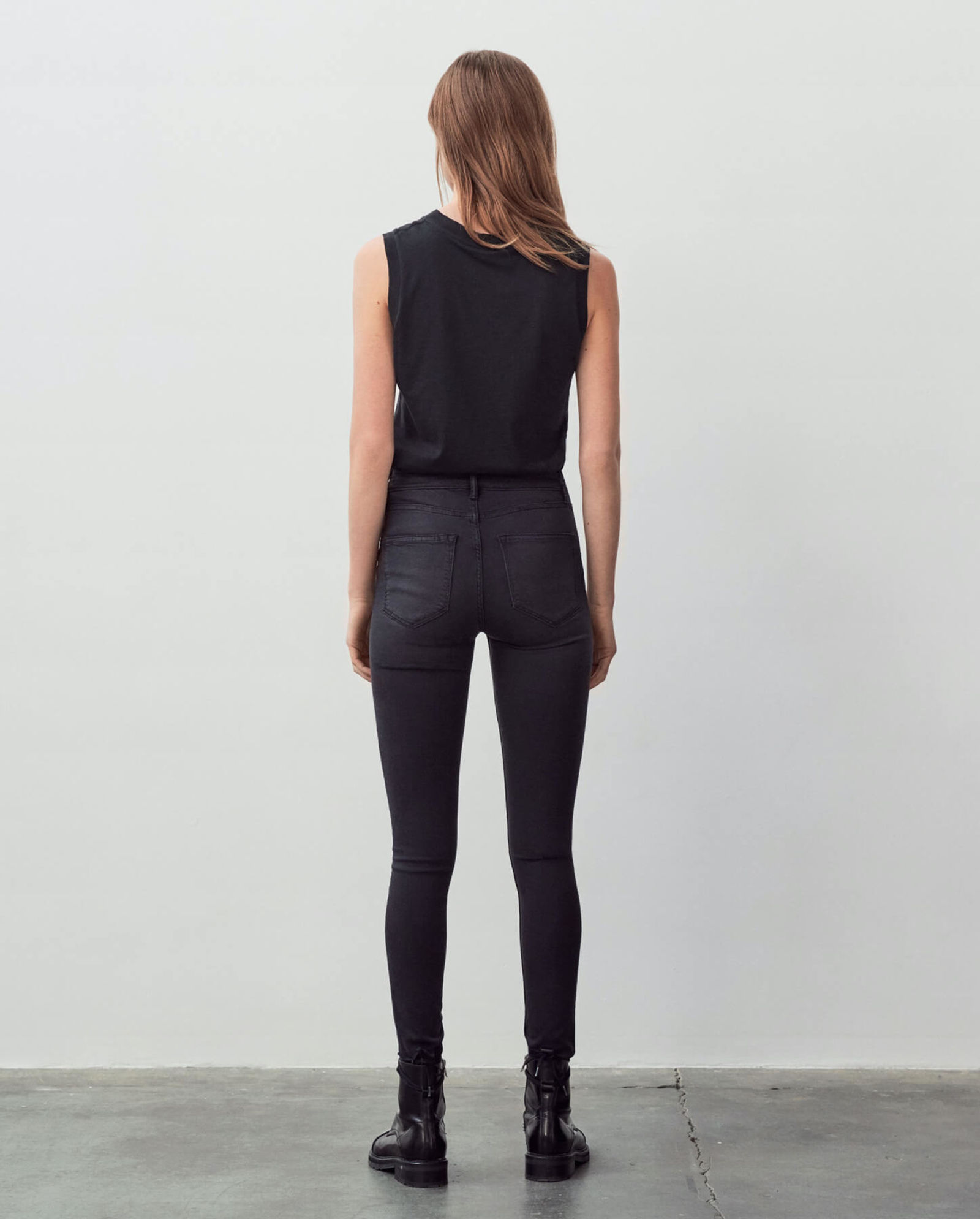 Discover our Dax jeans.