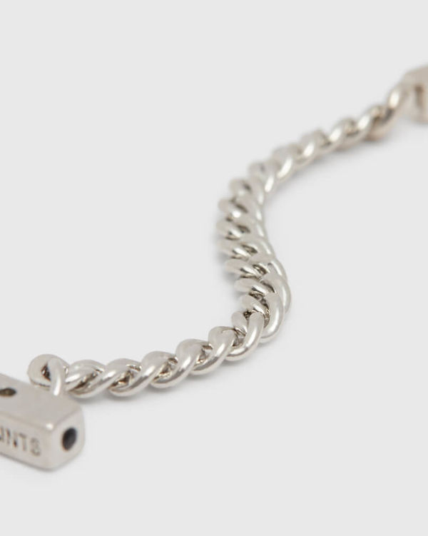 Product shot of the Suri Earring Set