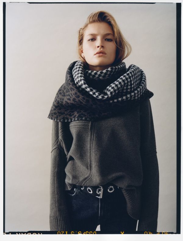 Shop the Lock Cashmere Jumper.